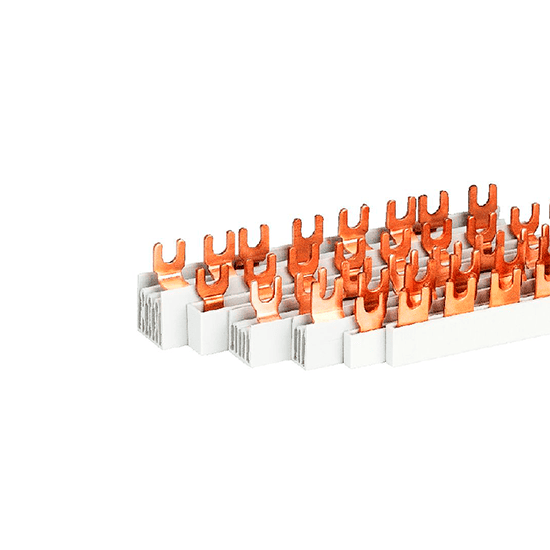 Pente de distribuição tipo forquilha – ideal para conexões práticas entre disjuntores com bornes duplos.