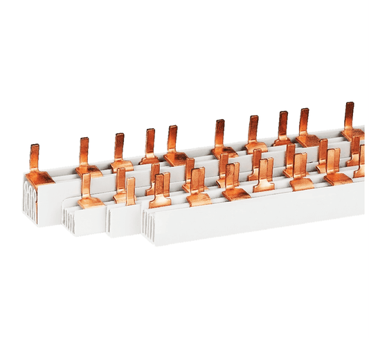 Pente de distribuição tipo ponteira – ligação rápida, segura e eficiente entre disjuntores modulares.